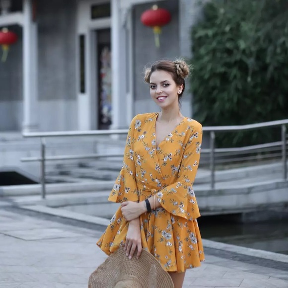 “Be Spring a Bouquet” (CLOSING CLOSET SALE) - Picture 5 of 7